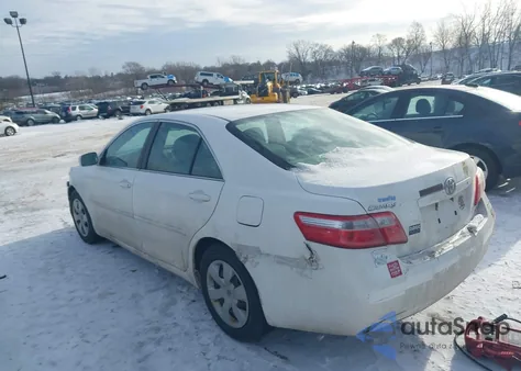 2007 Toyota Camry Le z USA, uszkodzony, nr VIN 4T1BE46K57U648068